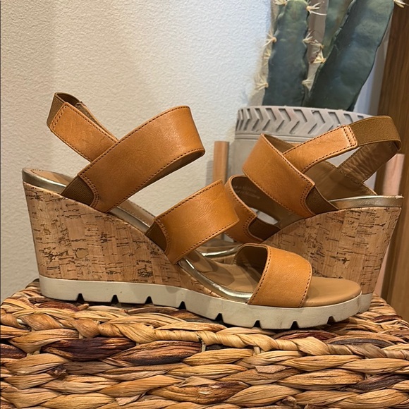 THE FLEXX Tan Leather Wedge Sandals with Cork Heel - Picture 5 of 5